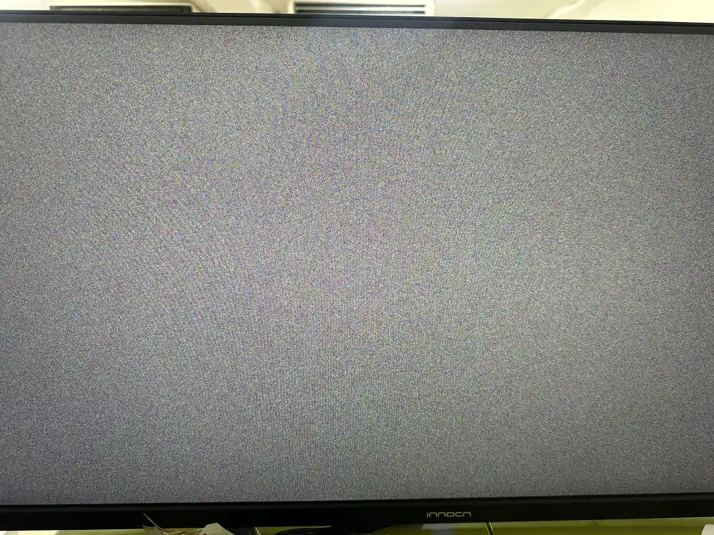 砂嵐になったモニター