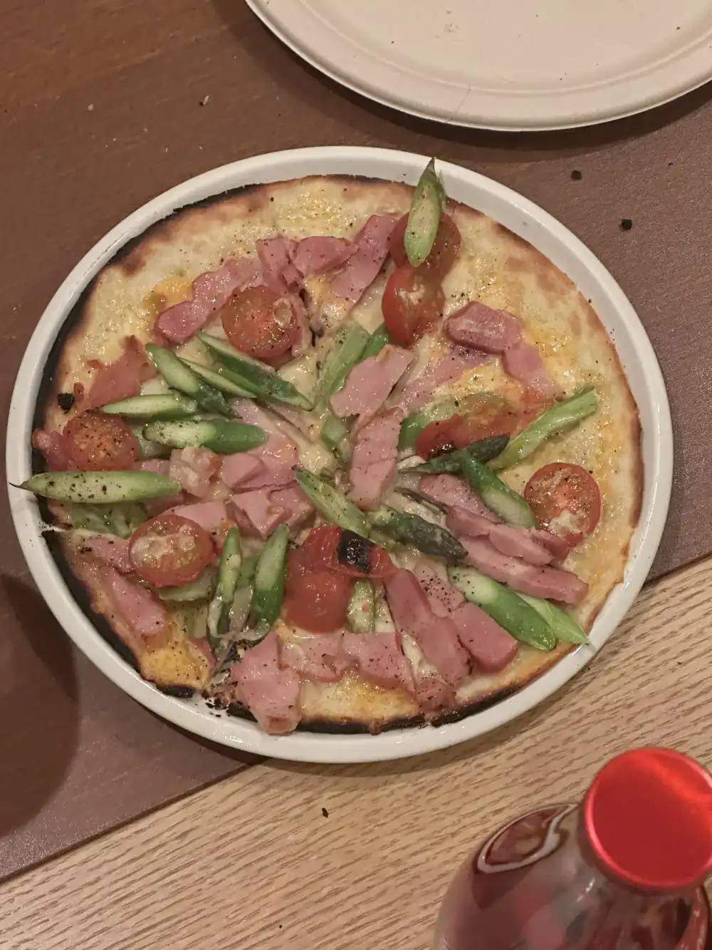 ピザ（ベーコン・アスパラ・トマト）