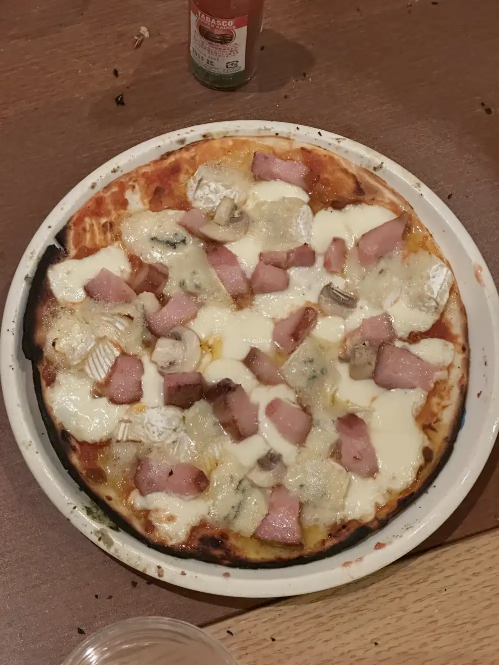 ピザ（ハム・マッシュルーム・ホワイトソース）