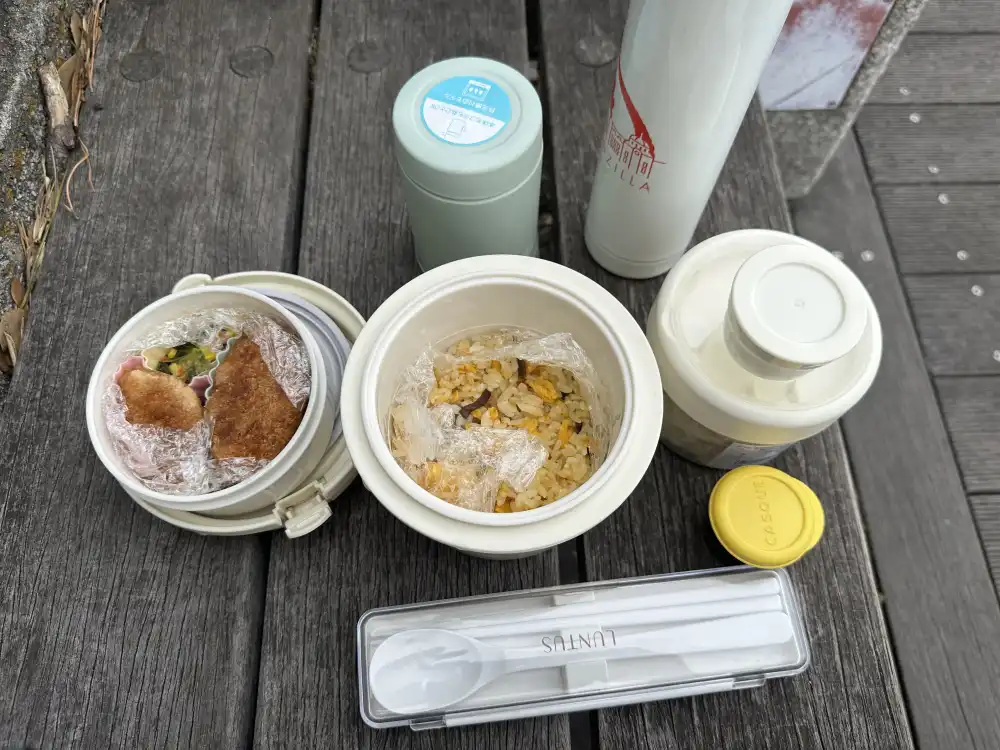 お弁当の中身（おかずとごはん）