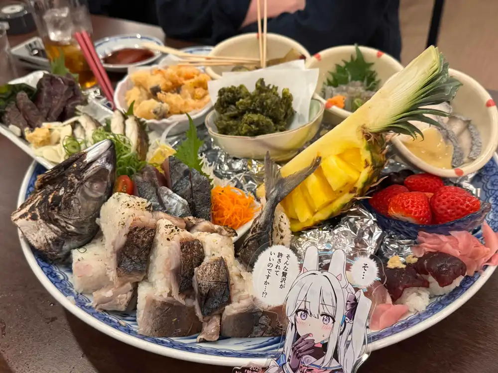 海鮮大皿（パイナップルとイチゴ）