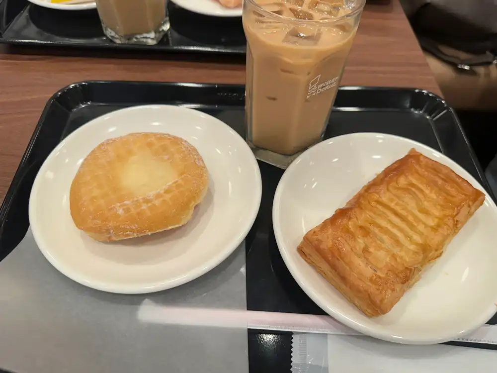 ミスドのドーナツとパイ