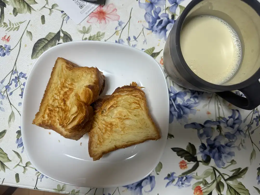 トーストと豆乳