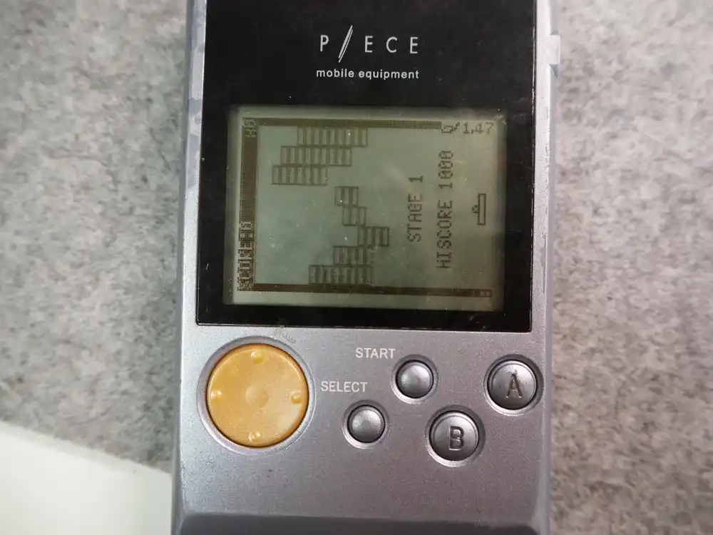同梱のブロック崩しがP/ECE実機で動作
