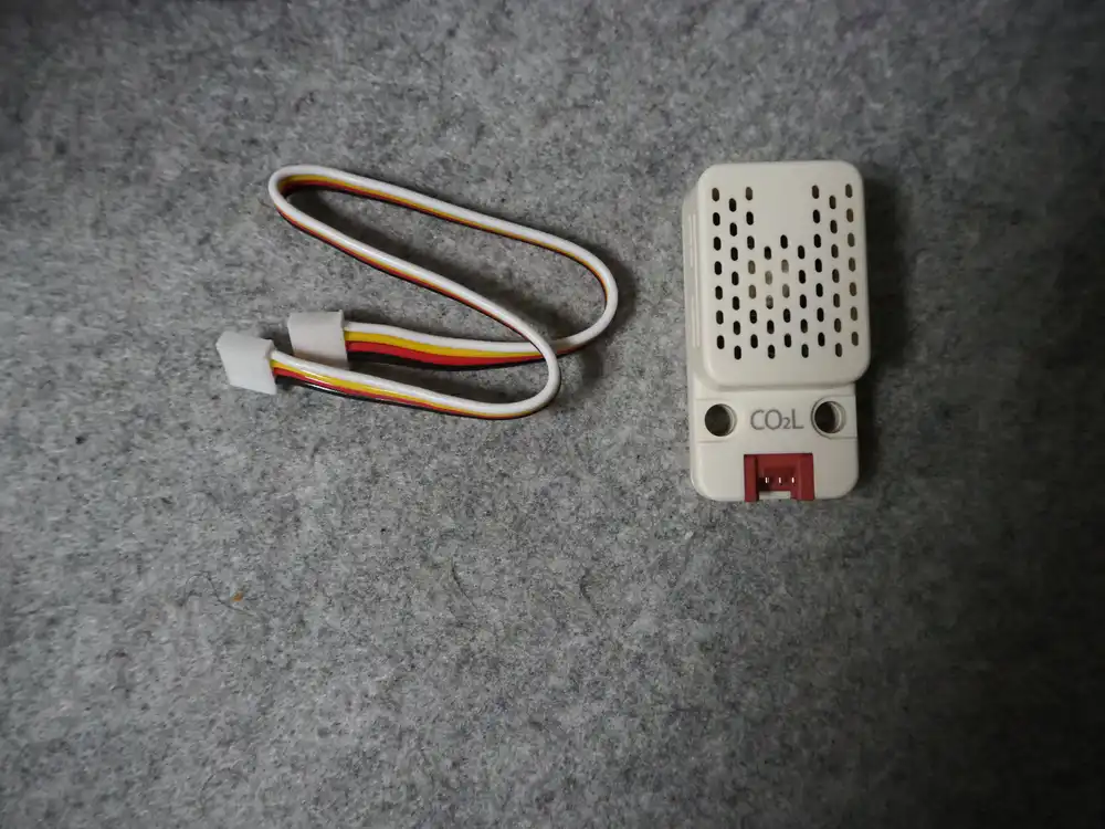 CO2L Unit本体とGroveケーブル