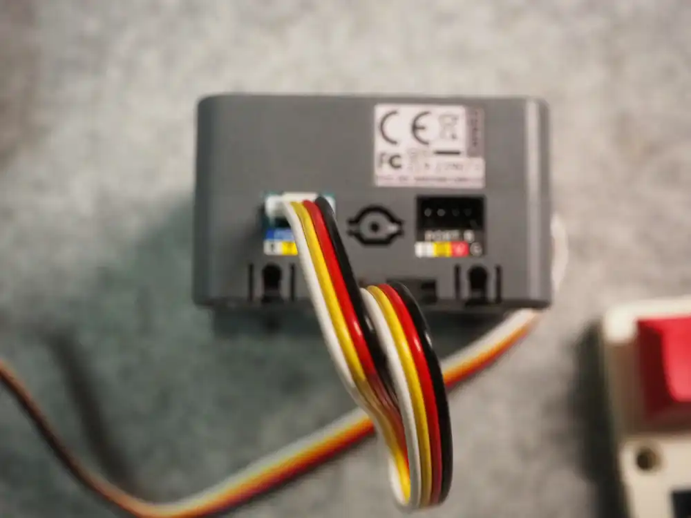 Grove cable plugged into a DIN Base rear port